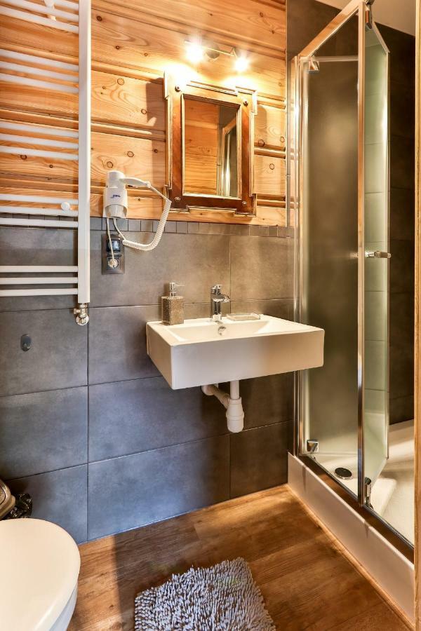Dom Tomusik Apartment ซาโกปาเน ภายนอก รูปภาพ
